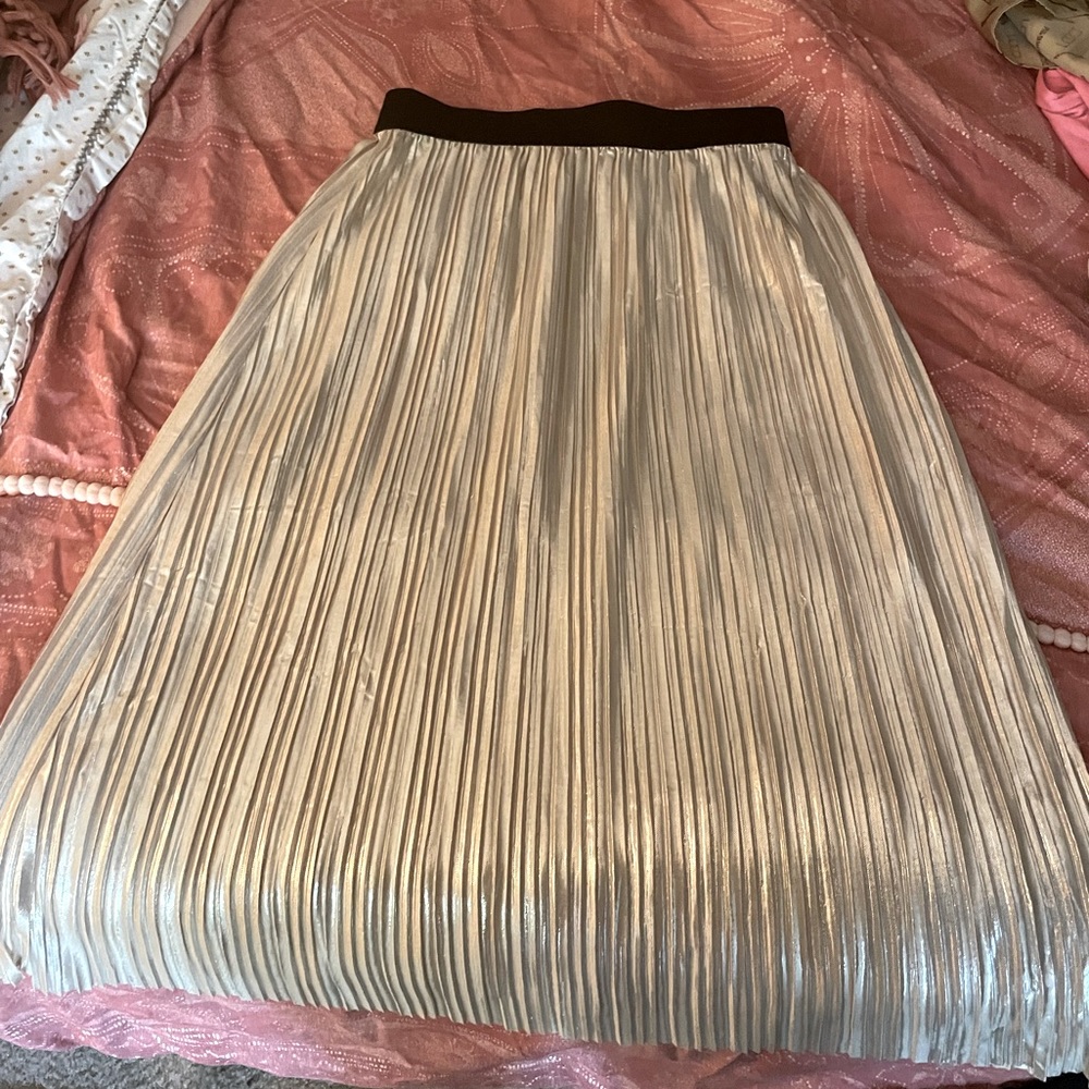 Pink shimmery a-line skirt w/ elastic waist